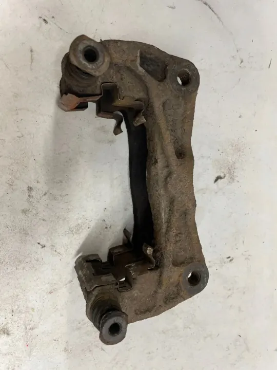 Support de serrage avant OEM DTS3228 Gauche Subaru Forester image 3