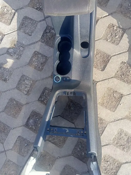 Accoudoir console centrale Skoda Octavia II OEM 1Z1863241 image 9