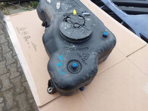 Réservoir AdBlue Hyundai Tucson TL 31550D3900 image 3