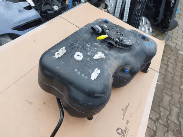 Réservoir AdBlue Hyundai Tucson TL 31550D3900 image 4