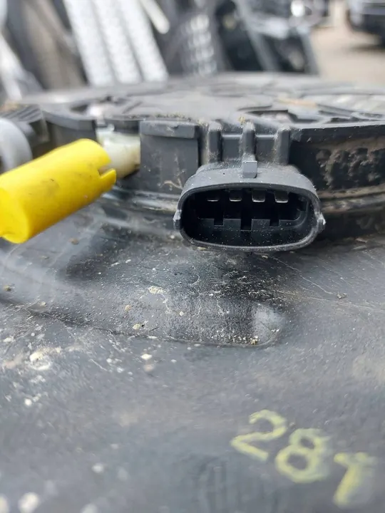 Réservoir AdBlue Hyundai Tucson TL 31550D3900 image 9