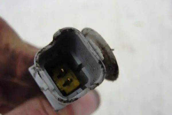 Inyector AdBlue OEM 208994525R para Renault Nissan image 4