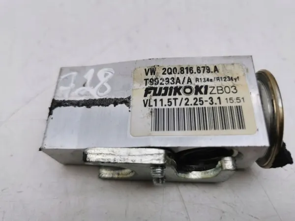 Válvula de expansão A/C Audi A1 2019 OEM 2Q08166679A image 2