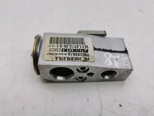 Válvula de expansão A/C Audi A1 2019 OEM 2Q08166679A image 4