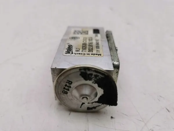Válvula de expansão A/C Audi A1 2019 OEM 2Q08166679A image 6
