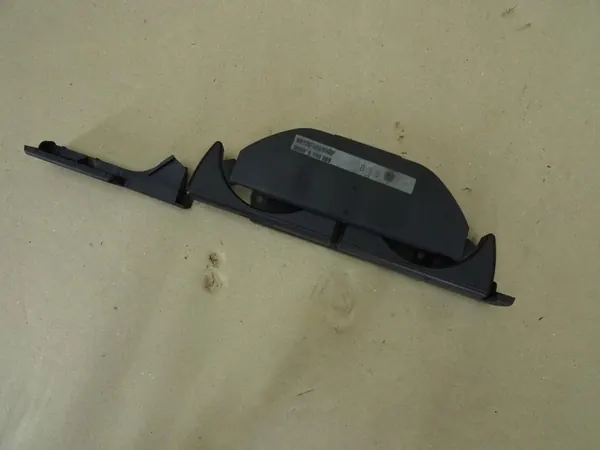 BMW E39 Bekershouder 8190205 95-03 image 3