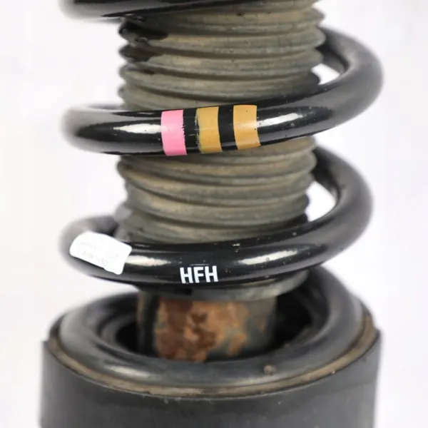 VW Touareg 7P Voor Rechts Veerpoot OEM 7P6413032AN image 5