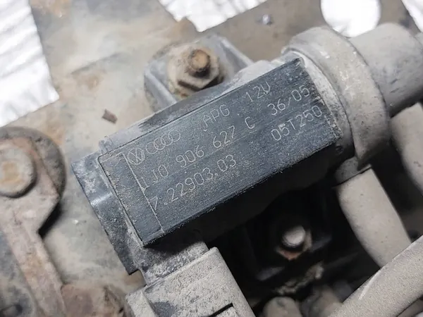 Válvula de vácuo completa VW Transporter T5 2.5 TDI image 5