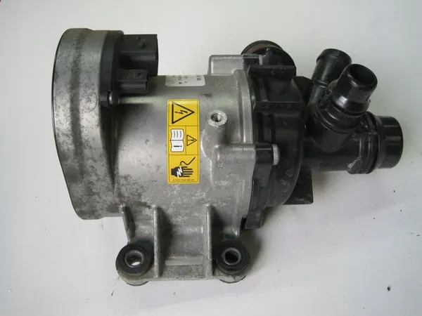 Vattenpump Mercedes CLS 257 AMG 3.0i A2562000500 image 3