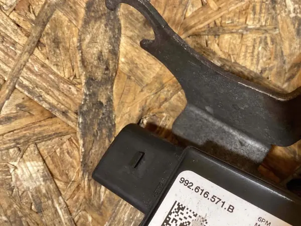 Porsche 911 992 luftfjädringssensor bak vänster OEM 992616571B image 7