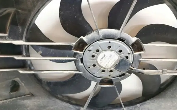 Boîtier ventilateur OEM 13250341 pour Opel Astra IV J 2.0 CDTI image 5