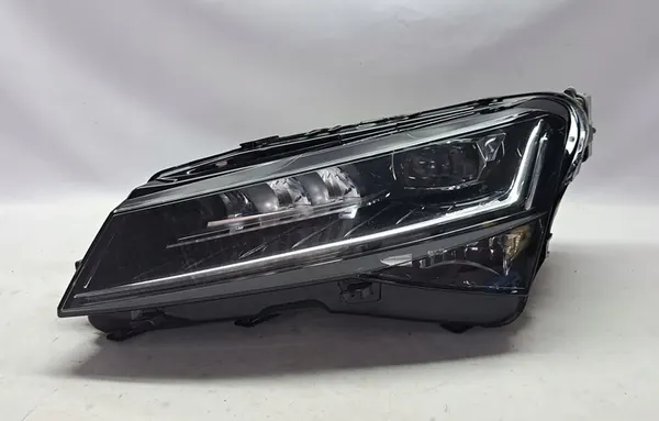 Linke Full LED Lampe Skoda Superb III Lift 3V1941015D image 2