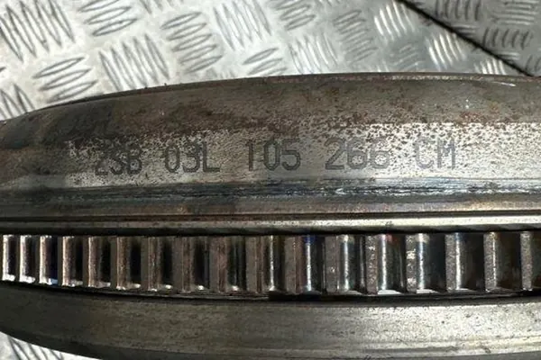 Kytkin VW TOURAN 2.0L diesel 2012 image 3