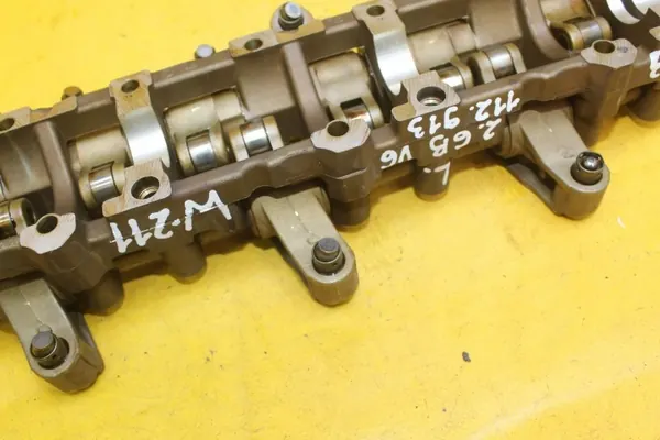 Empujador izquierdo Mercedes W211 OEM R1120510008 - Usado image 8