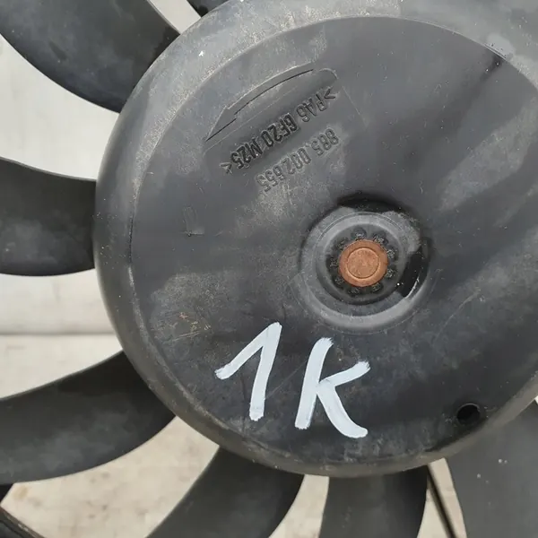 VW Touran 2.0 TDI Fläkt 1K0121207N image 3