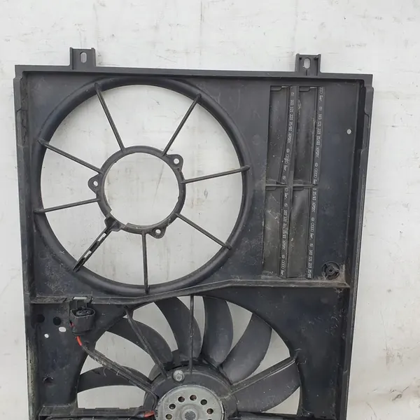 VW Touran 2.0 TDI Fläkt 1K0121207N image 7