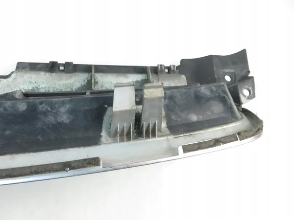 Subaru Outback III Grill image 3