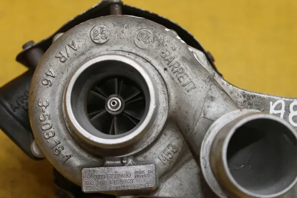 OEM 057145702T Turboahdin Oikea Audi A8 D3 4.0 TDI image 6