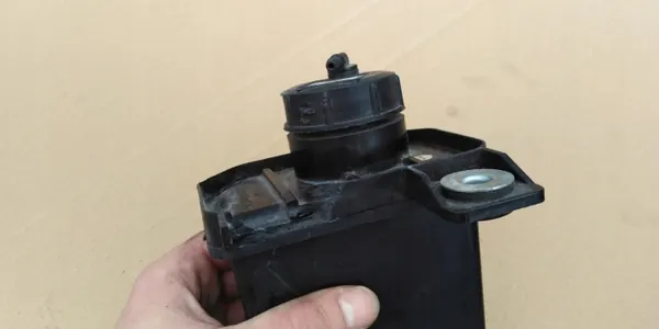 Ferrari F8 servostyrningsbehållare OEM 315560 image 4