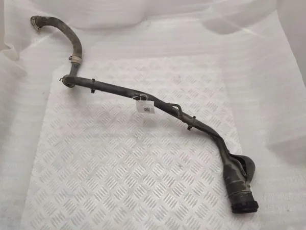 Col de remplissage carburant Ford Mustang VI 2016 OEM FR3C9034AF image 2