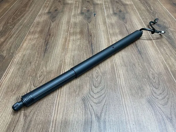 Porsche Macan achterklepdemper OEM 95B827851F image 2