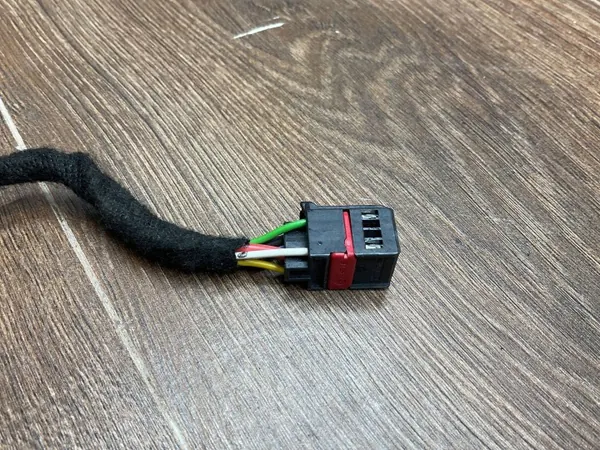 Porsche Macan achterklepdemper OEM 95B827851F image 3