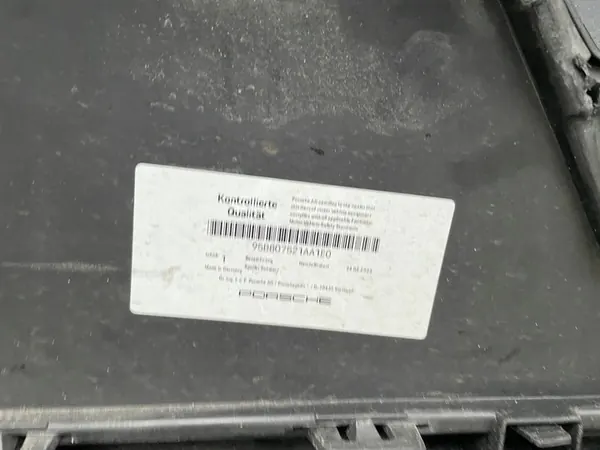 Parachoques trasero Porsche Macan 95B 95B807521AA1E0 image 9