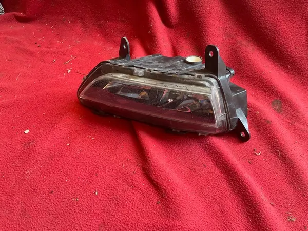 Farol de Neblina Porsche OE 95B 941 700 C image 3