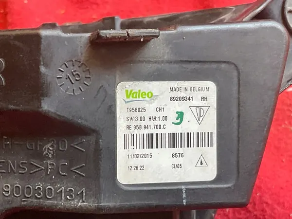 Farol de Neblina Porsche OE 95B 941 700 C image 7