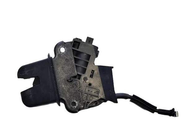 Audi A8 S8 D3 Bagagelås 4E0827505C OEM image 4