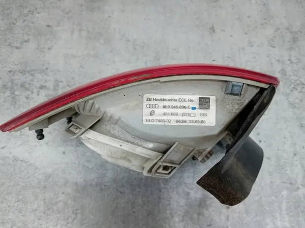 Luz Trasera Derecha Audi A4 B7 Kombi 8E9945096E image 6