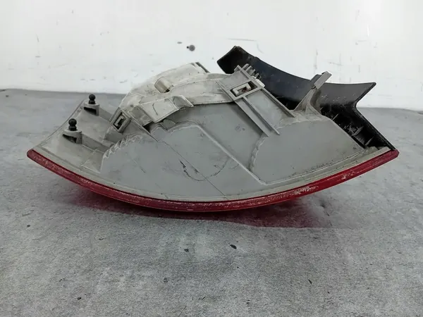 Luz Trasera Derecha Audi A4 B7 Kombi 8E9945096E image 8