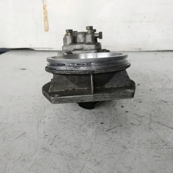 Audi 80 B3 1.8 Polttoainejakaja OEM 026133353 image 5