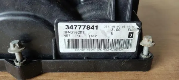 Cubierta seguidor de levas BMW OEM 11127800309 - Usado image 3
