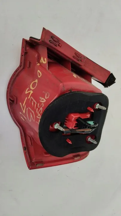 VW Passat B6 Luz Trasera Izquierda LED Sedán image 3