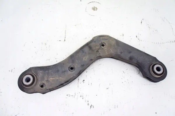 Volvo XC40 D3 2.0d Braccio di Controllo Destro Posteriore UK376 image 2