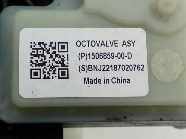 Tesla AC-lämpöpumppu OEM 1506859-00-D Käytetty image 5