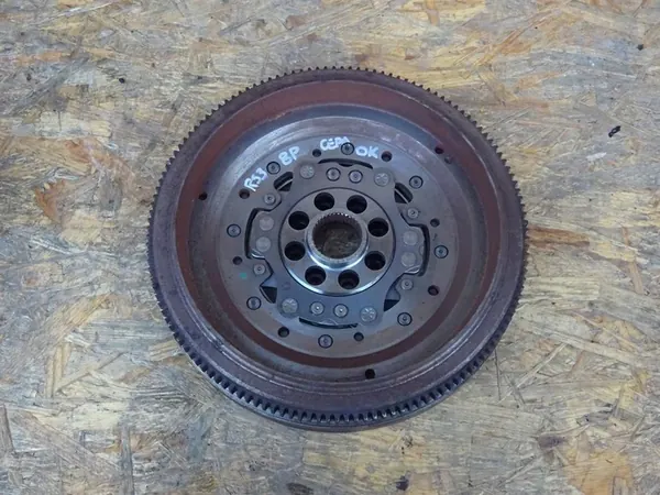 AUDI RS3 8P TTRS 8J RSQ3 8U 2.0 TFSI Volante Duplo OEM image 5