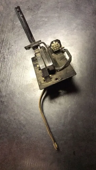 Levier de vitesse BMW OEM 12159402 pour Série 3 E30 image 2