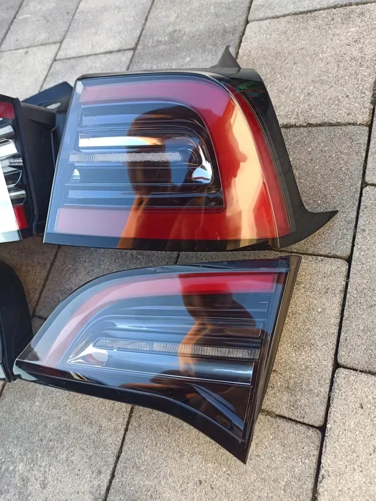 TESLA 3/Y LIFT - HÖGER BAKRE LED-LJUS 2021+ image 2