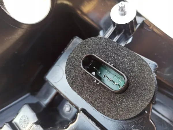 TESLA 3/Y LIFT - HÖGER BAKRE LED-LJUS 2021+ image 5