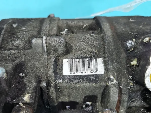 Compresseur A/C OEM 6987766 pour BMW E90 2.0D image 3