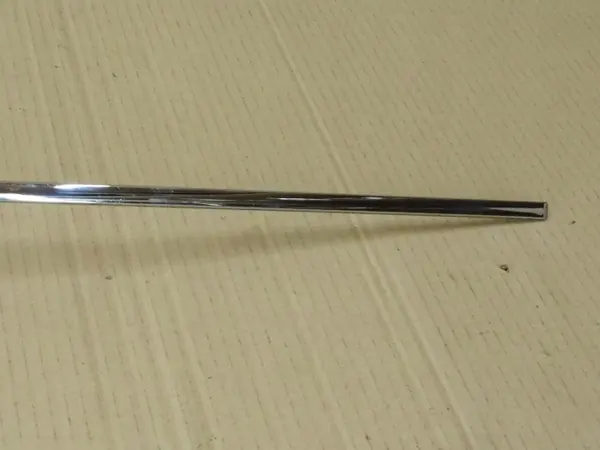 Mercedes W204 Dörrlist Höger Fram OEM A2047200280 image 5