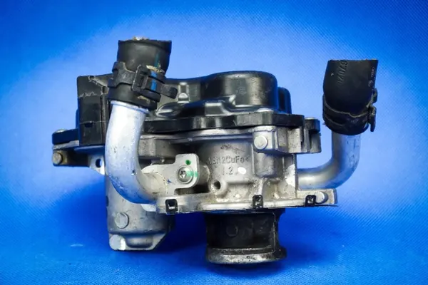 Válvula EGR usada OEM 04L131501E para Audi VW image 4