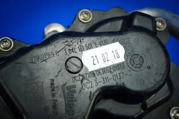 Válvula EGR usada OEM 04L131501E para Audi VW image 5