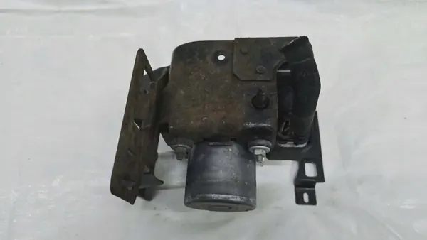 Pompe ABS OEM 9676184780 pour Peugeot RCZ 2.0 HDI image 3