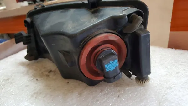 Farol Halógeno Direito VW Golf VII image 8