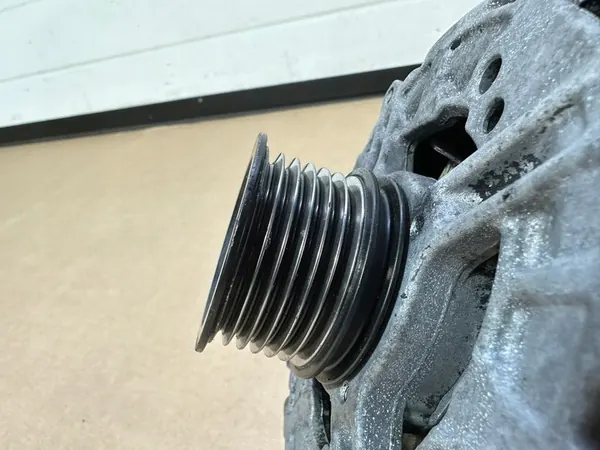 Generaattori, Mercedes ML W164 6.3 AMG OM156 image 2