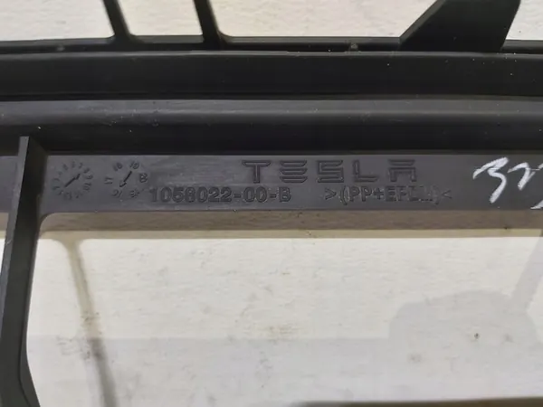 Griglia Centrale Paraurti Anteriore Tesla S Lift OEM 1058022-00-B image 7