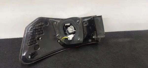 Connecteur de feu arrière Toyota Avensis Sedan T27 OEM 8156005310 image 4